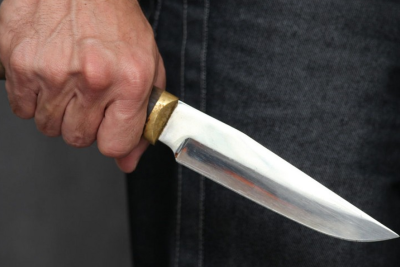 Ramanada kişi 15 manat üstündə QONŞUSUNU BIÇAQLADI