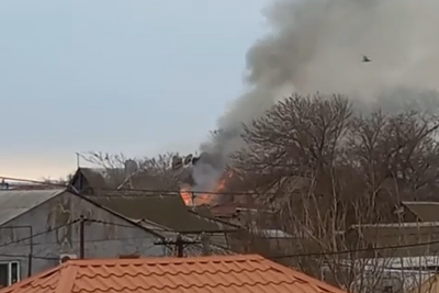 Xətai rayonunda ikimərtəbəli ev yandı - VİDEO