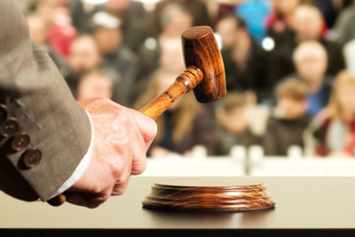 Bağlanmış bankın əmlakı hərraca çıxarılır