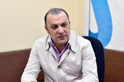 İnsult keçirən müğənni səhnəyə qayıdır