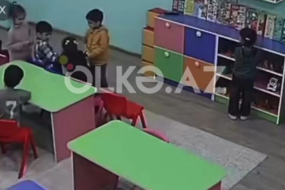 Bakıdakı bağçada uşaqları döyürlər? - VİDEO