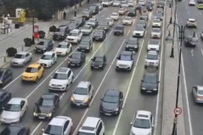 Bakıda yenə tıxac var - Sürücülərin diqqətinə