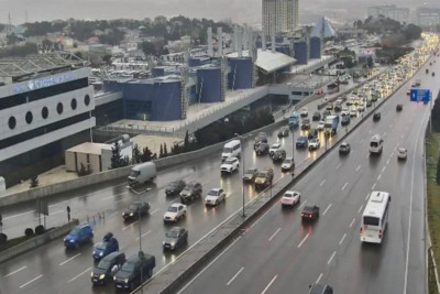 Bakıda tıxac olan yollar açıqlanıb – SİYAHI