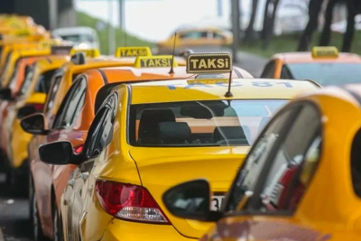 Taksilərdə əlavə ödəniş tələbi qadağan edilib