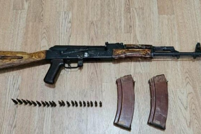 Binəqədi rayonunda 2 “Kalaşnikov” avtomatı aşkar edilib 