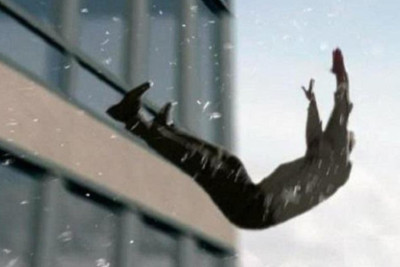 Abşeronda FACİƏ: Kişi binadan yıxılıb öldü