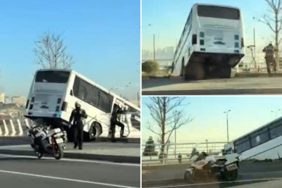 Sürücüsüz avtobus qəza törətdi - VİDEO