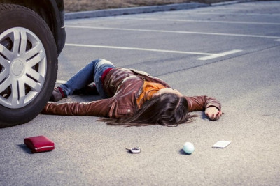 Yük avtomobili qadını vuraraq öldürüb