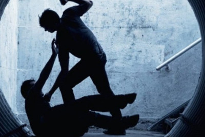 Bakıda kişini evinin qabağında qarət etdilər