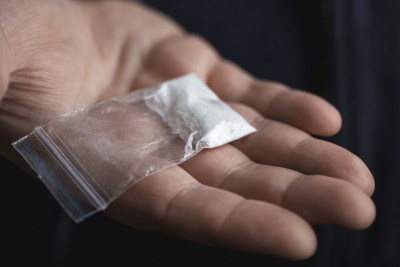 Yasamalda iki nəfər 3 kiloqram narkotiklə saxlanılıb