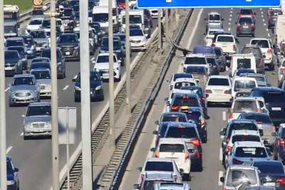 Aeroport şosesində yol-nəqliyyat hadisəsi olub, sıxlıq yaranıb