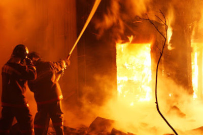 Bakıda ev yandı-Xəsarət alan var