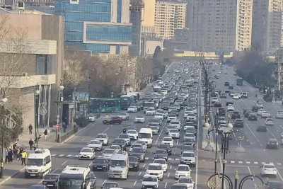 Bakının bəzi yollarında tıxac var - SİYAHI