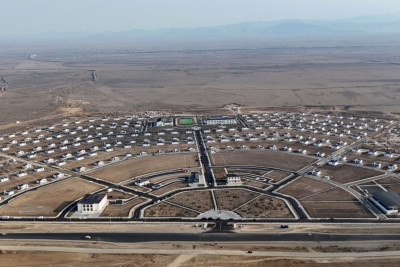 Prezident İlham Əliyev və birinci xanım Mehriban Əliyeva Ağdamın Sarıcalı kəndinin birinci mərhələsinin açılışında iştirak ediblər