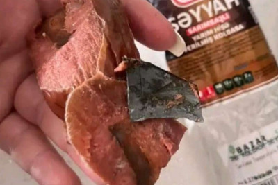 SAB-ın kolbasasından dəmir parçası çıxdı – İDDİA + FOTOLAR