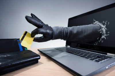 Bir gündə bank kartlarından 67 minə yaxın pul oğurlanıb 