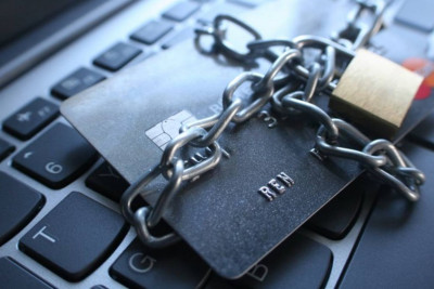 Bir gündə vətəndaşların 40 min manatı bank kartlarından oğurlanıb