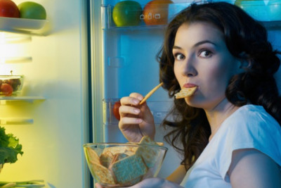 Gecə ACLIĞI – Bu yeməklərin qəbulu qəti məsləhət GÖRÜLMÜR