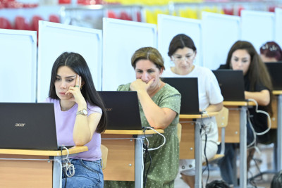 Attestasiyadan kəsilən müəllim 7 il əvvəl rəhmətə gedən direktoru sağ bilirmiş...