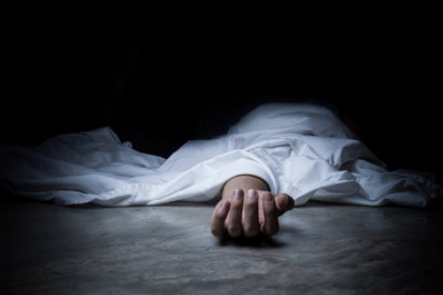 Bakının mərkəzində avtomobildə meyit tapıldı