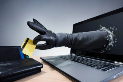 Həftəsonu vətəndaşların bank kartlarından 18 minə yaxın pul oğurlanıb