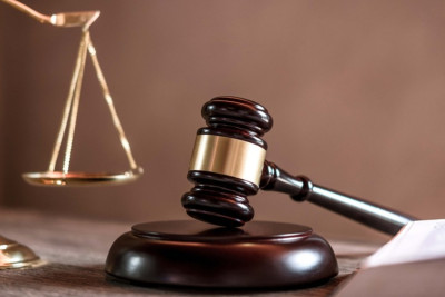 Xəstə övladları ilə ümid axtaran valideynlərin pulları mənimsəndi: Tanınmış həkim ifadə verdi