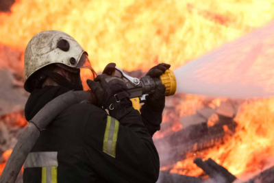 Sabunçuda ev yandı