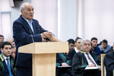 Məhkəmədə zərərçəkmiş şəxs Madat Babayanı tanıdı: “O, sən türksən deyib məni təpiklədi”