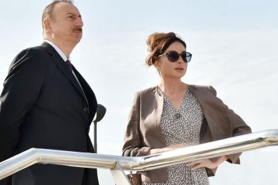 İlham Əliyev “Sea Breeze” ərazisində həyata keçirilən layihələrlə tanış olub - YENİLƏNİB