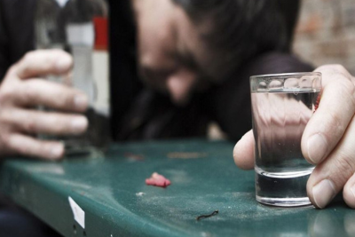 O qədər içdi ki, ürəyi partlayıb öldü 