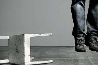 Xırdalanda 45 yaşlı kişi özünü öldürdü