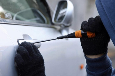 Binəqədi rayonunda avtomobillərdən oğurluq edən şəxslər saxlanılıblar