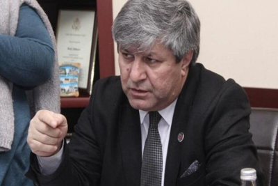 Əvəz Zeynallı müalicə üçün Türkiyəyə gedir