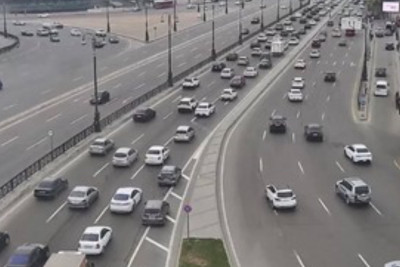 Bakının bir sıra yollarında tıxac yaranıb