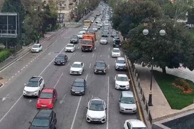 Bakının bir çox yollarında tıxac müşahidə edilir - SİYAHI