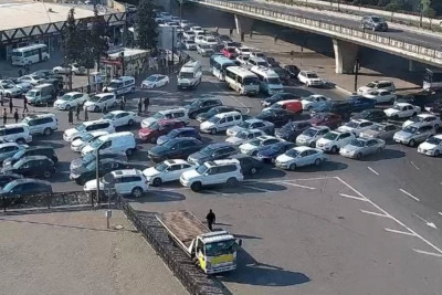 Bakının bir sıra yollarında tıxac var - SİYAHI