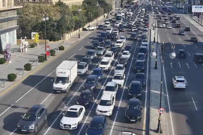 Bakının bir çox yollarında tıxac müşahidə edilir - SİYAHI