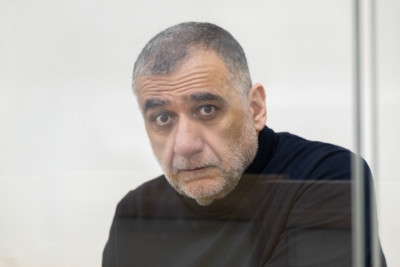 Ruben Vardanyanın məhkəməsində Ermənistanın mina terrorunun qurbanları danışıblar: "Bir gündə iki oğlumu itirdim"