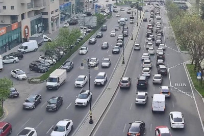 Bakının bir çox yollarında tıxac müşahidə edilir - SİYAHI