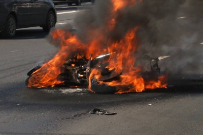 Xırdalanda yanğınla nəticələnən yol qəzası baş verib