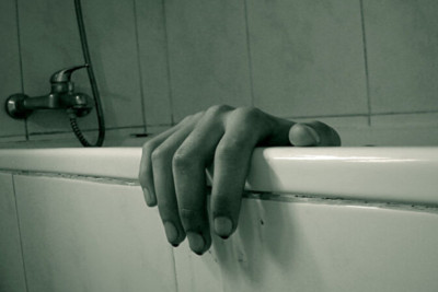 Bakıda sərxoş kişi hamamda yıxılıb öldü