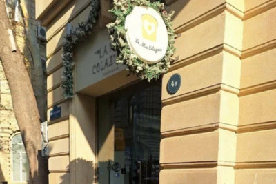 Məşhur restoranda şirniyyatın içindən tük çıxdı – İDDİA + FOTO