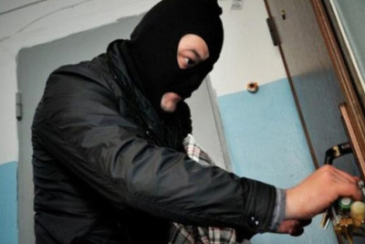 Abşeronda evdən 10 minlik OĞURLUQ