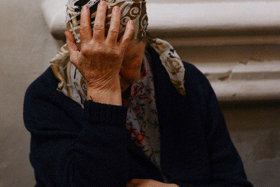 75 yaşlı qadın kişini şantaj etdi