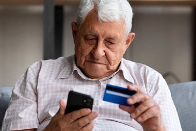 Azərbaycanda qadınların pensiya yaşı artırıldı