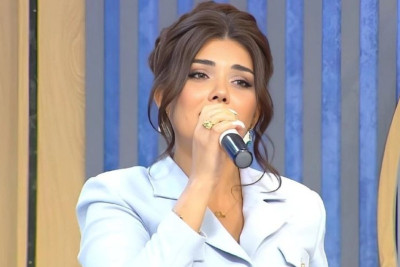 Canlı oxuya bilməyən müğənni toydan 70-80 min AZN qazandığını etiraf etdi - VİDEO