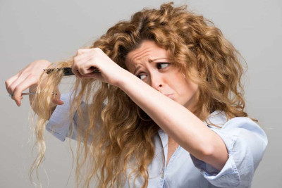 TƏBİİ SAÇA 500 manata yaxın ödədi, saxta çıxdı - İDDİA + VİDEO