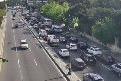 Bakının tıxac olan yolları açıqlanıb - SİYAHI