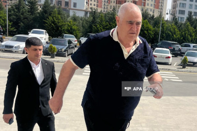 Şərurlu İsfəndiyar məhkəməyə gəldi 