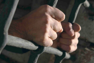 Qadın və kişi məhkumların sayı artıb